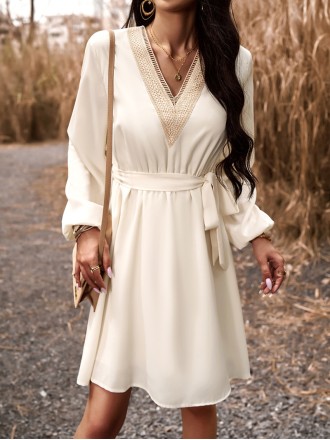 Elegant V-neck long sleeved dress