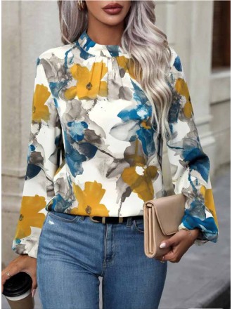 Stylish top with large painted flowers
